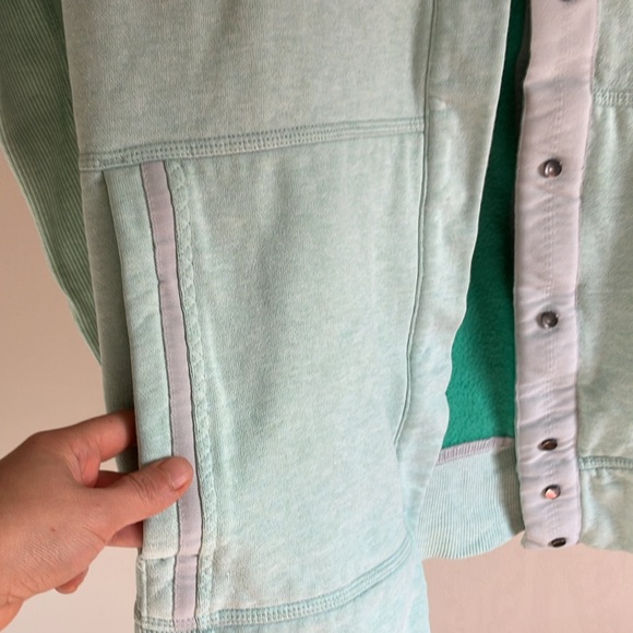 Lululemon Yin to my Yang powder green sweatshirt cardigan - Picture 4 of 8